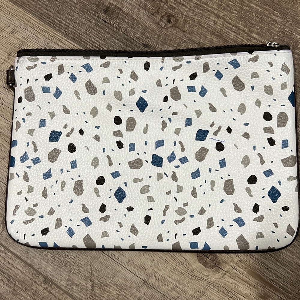 Thirty one pouch